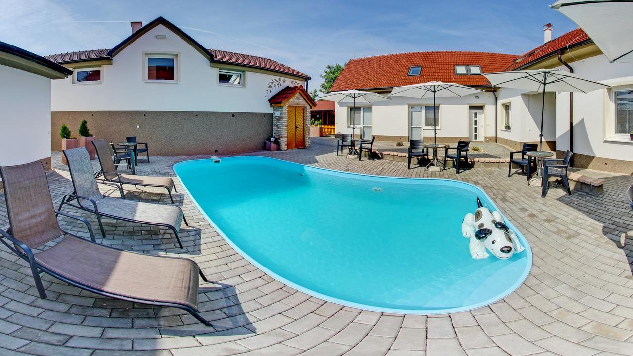 Penzion Kratochvil Dolní Dunajovice Eksteriør billede
